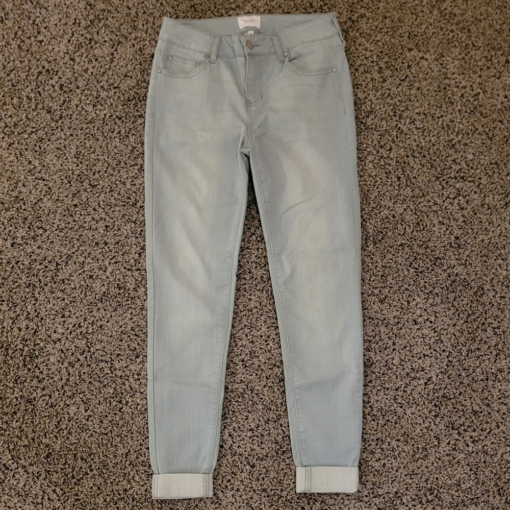 NEW Celebrity Pink Light Wash Skinny Jeans
